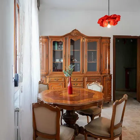Apartment Guesthost - Cozy In Alessandria
